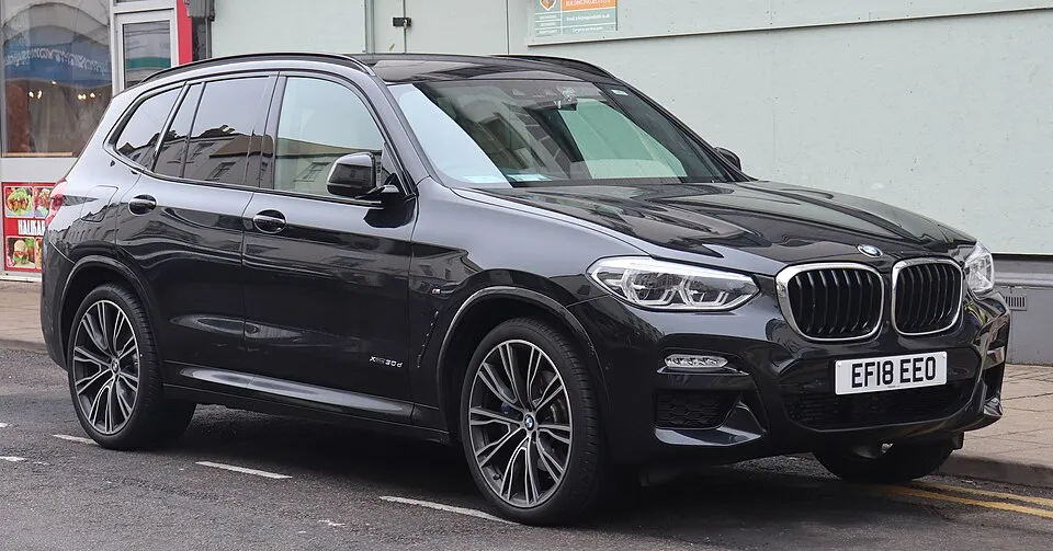 Thuê BMW X3 tự lái 2021