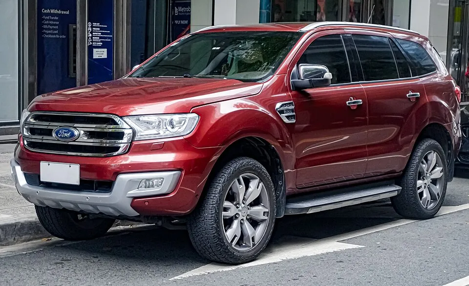 Thuê Ford Everest tự lái 2022