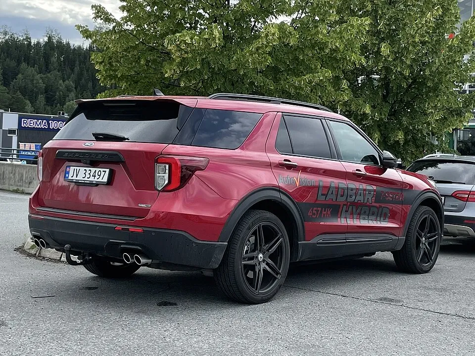 Thuê Ford Explorer tự lái 2022