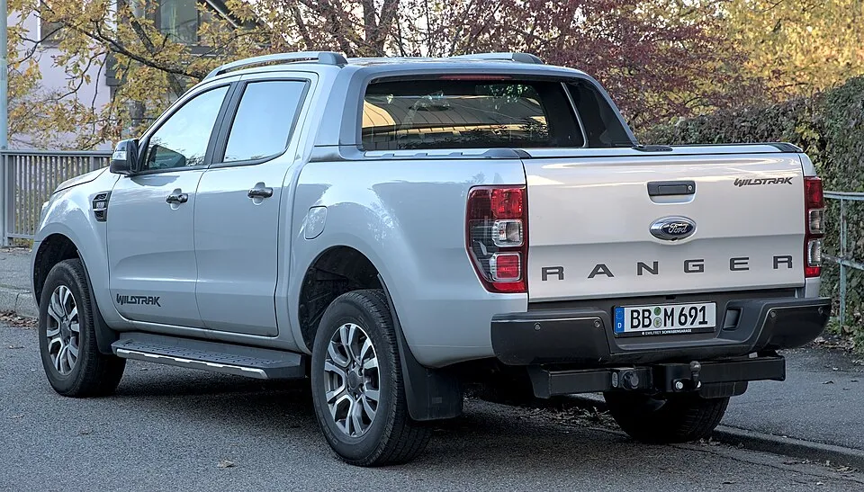 Thuê Ford Ranger tự lái 2022