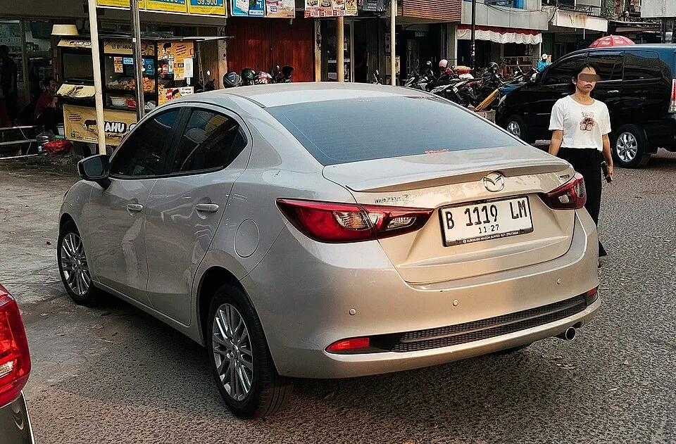 Thuê Mazda 2 tự lái 2022