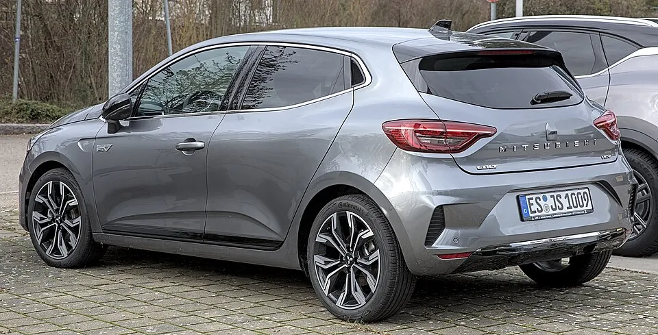 Thuê Mitsubishi Attrage tự lái 2023