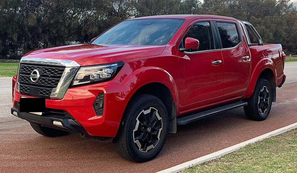 Thuê Nissan Navara tự lái 2022
