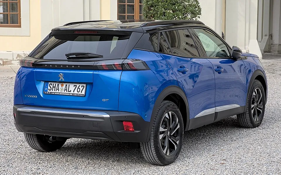 Thuê Peugeot 2008 tự lái 2022