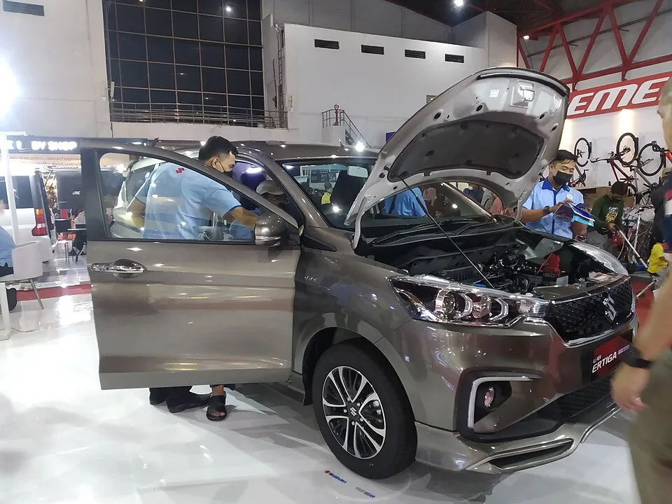 Thuê Suzuki Ertiga tự lái 2023