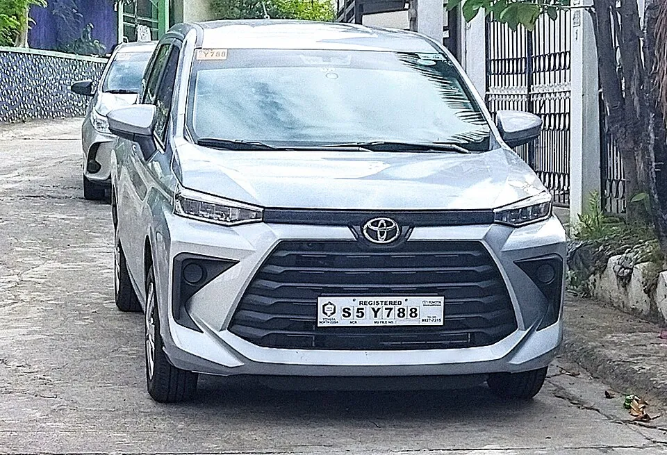 Thuê Toyota Avanza Premio tự lái 2022