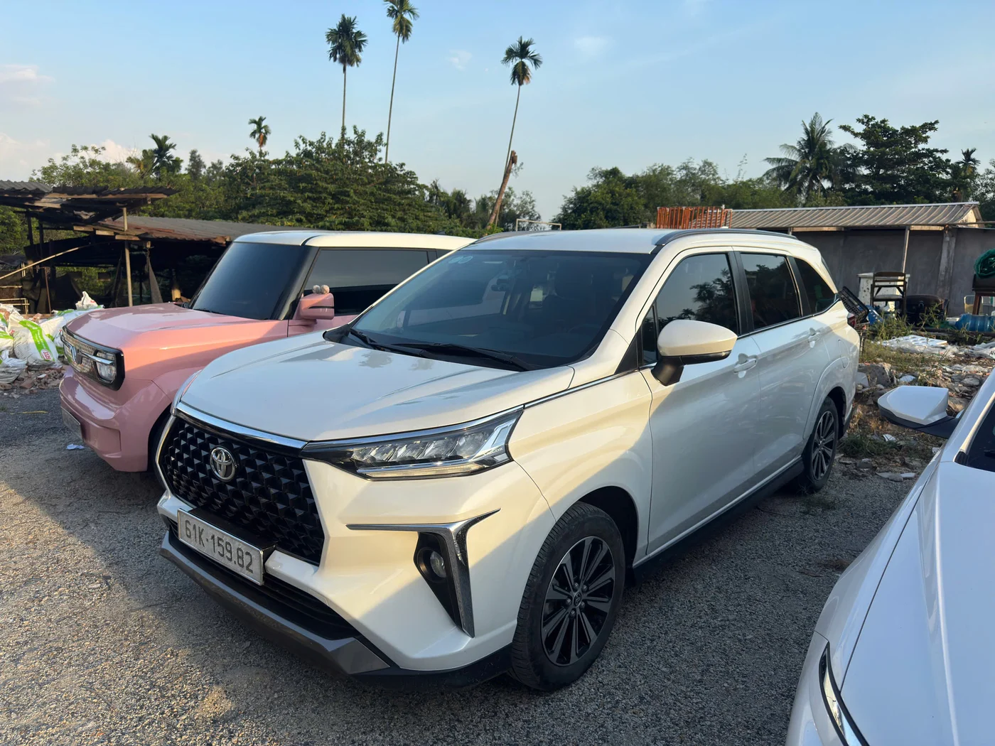 Toyota Veloz Cross - ảnh 2